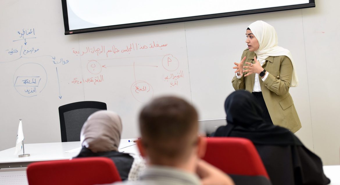 مدربون دوليون يستعدون للبطولة الدولية الخامسة لمناظرات المدارس