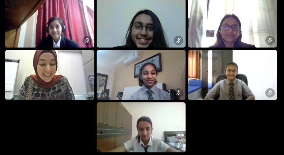 200 مشارك ومشاركة في الدوري الأول لمناظرات المدارس الإعدادية باللغة الإنجليزية