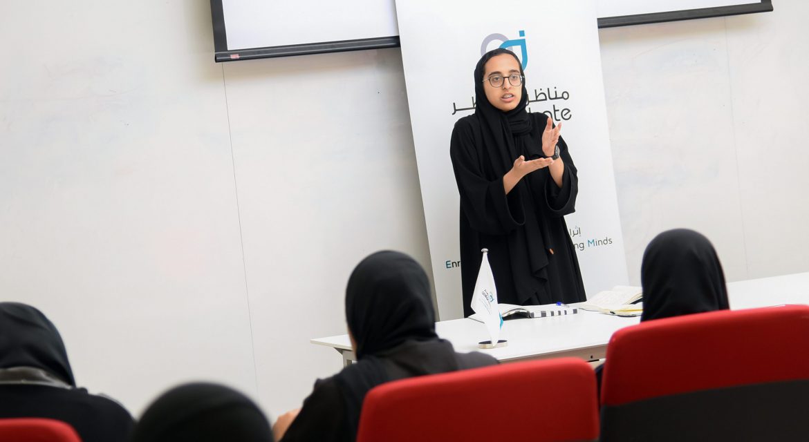 مشاركة فاعلة لعنابي المناظرات في البطولات الدولية